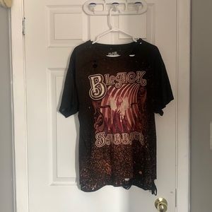 Distressed black sabbath tee size large